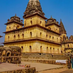 Chaturbhuj Temple - Datia