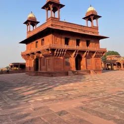 Diwan-i-Khas - Fatehpur