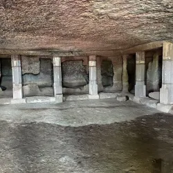 Kolhapur Caves (Awaleshwar Caves) - Kolhapur