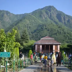 Mughal Gardens - Srinagar