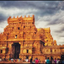 Brihadeeswarar Temple - Thanjavur