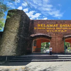 Benteng Pendem (Koning Willem I Fort) - Cilacap