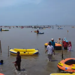 Kerang Beureum Beach - Cirebon