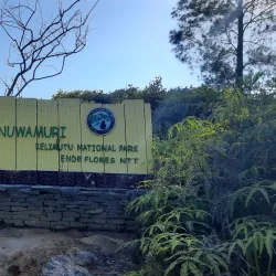 Kelimutu Crater Lakes - Ende