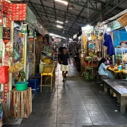 Gresik Traditional Market (Pasar Gresik) - Gresik