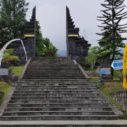 Pura Parahyangan Agung Jagatkartta - Karawang