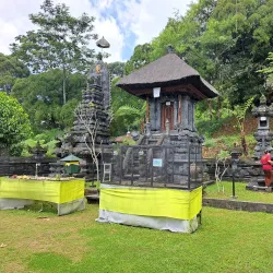 Pura Parahyangan Agung Jagatkartta - Karawang