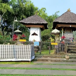 Pura Parahyangan Agung Jagatkartta - Karawang