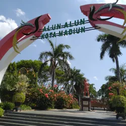 Alun-Alun Madiun - Madiun