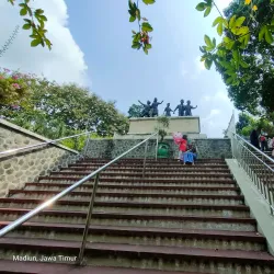 Monumen Kresek - Madiun