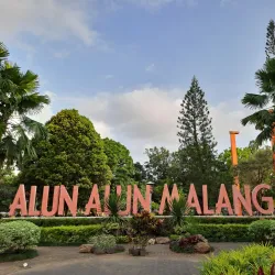Malang City Square (Alun-Alun Kota Malang) - Malang
