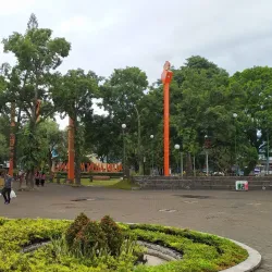Malang City Square (Alun-Alun Kota Malang) - Malang