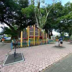 Malang City Square (Alun-Alun Kota Malang) - Malang