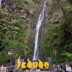 Air Terjun Sedudo (Sedudo Waterfall) - Nganjuk