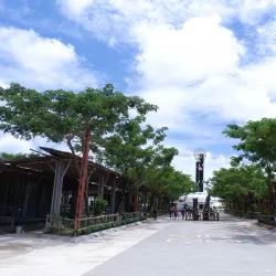 Equator Monument (Tugu Khatulistiwa) - Pontianak