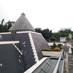 Heroes Monument (Tugu Pahlawan) - Surabaya