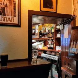 The Crane Bar - Barna