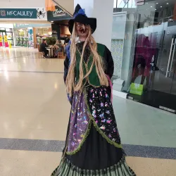 Douglas Court Shopping Centre - Douglas