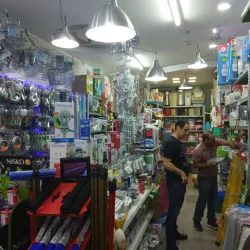 Local Shopping and Dining Areas - Givat Shmuel