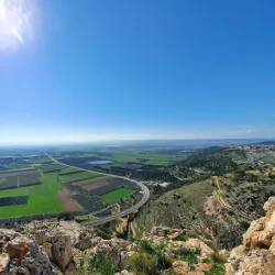 Mount Precipice - Nazareth