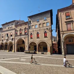 Two Towers (Due Torri) - Bologna