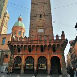 Two Towers (Due Torri) - Bologna