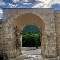 Fontana delle 99 Cannelle (Fountain of 99 Spouts) - L'Aquila