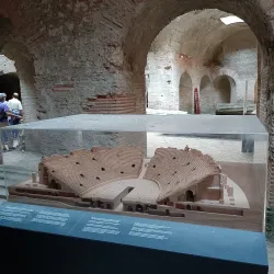 Flavian Amphitheater (Anfiteatro Flavio) - Pozzuoli