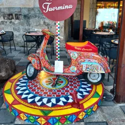 Piazza IX Aprile - Taormina