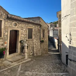 Zungoli Castle (Castello di Zungoli) - Zungoli