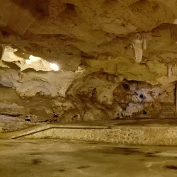 Green Grotto Caves - Claremont