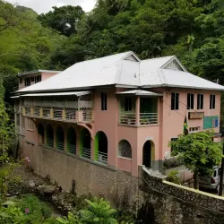 Bath Fountain Mineral Spa - Lucky Hill