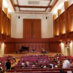 Ebina City Cultural Hall - Ebina