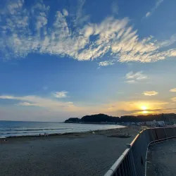 Kamakura Beaches (Yuigahama and Zaimokuza) - Kamakura