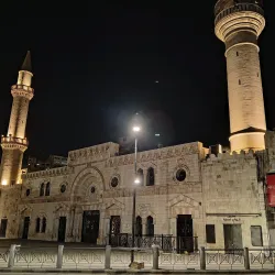 Nearby Historical Mosques - Umm As-summaq