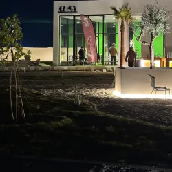 Local Eateries and Cafes - Al Wafrah