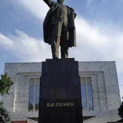 Duboviy Park (Oak Park) - Bishkek