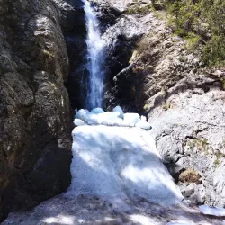Barskoon Waterfall - Kyzyl-tuu