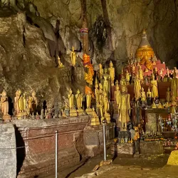 Pak Ou Caves - Luang Prabang