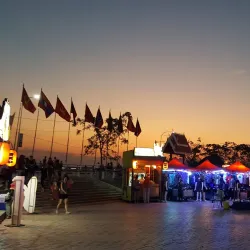 Chao Anouvong Park - Vientiane