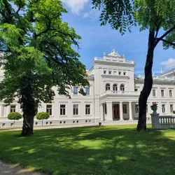 Plungė Manor and Park - Plunge