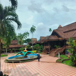 Handicraft Village and Craft Museum (Kampung Kraftangan dan Muzium Kraf) - Kota Bharu