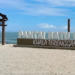 Pantai Batu Buruk (Batu Buruk Beach) - Kuala Terengganu