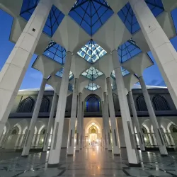 Sultan Salahuddin Abdul Aziz Mosque (Blue Mosque) - Putra Heights