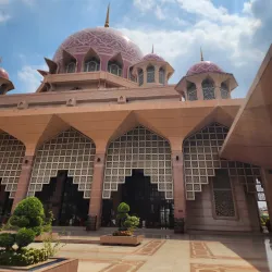 Putra Mosque (Masjid Putra) - Putrajaya