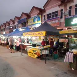 Local Night Market (Pasar Malam) - Seri Iskandar