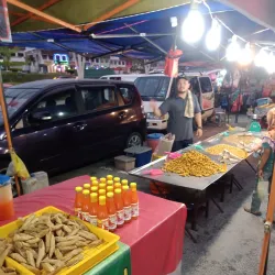 Local Night Market (Pasar Malam) - Seri Iskandar