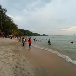 Teluk Batik Beach - Sitiawan