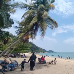 Teluk Batik Beach - Sitiawan