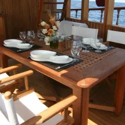Traditional Maldivian Boat Rides (Dhoni) - Isdhoo